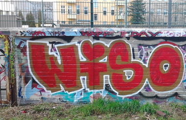 Graffiti Bombing - Photo by Hauswart1120 - WISOE, NEDEK (2015)