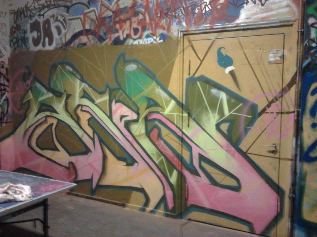 Graffiti Wall in Berlin - Photo by Hauswart1120 - ASIN (2016)