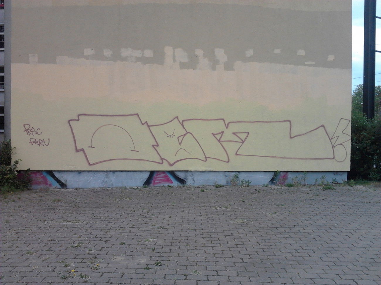 Graffiti Bombing in Berlin - Photo by Hauswart1120 - QBM, PRAC, PRACK