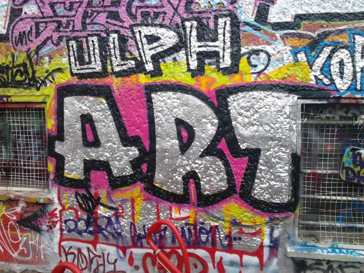 Graffiti Bombing - Photo by Hauswart1120 - TWOKAY, ULPH, ART (2015)