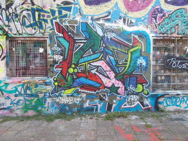 Graffiti Wall in Berlin - Photo by Hauswart1120 - LSD, DMARK (2015)