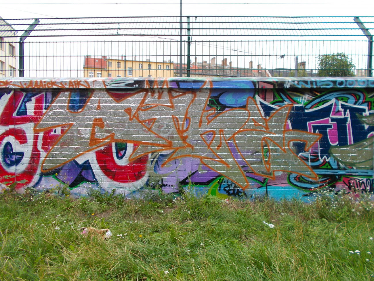 Graffiti Wall in Berlin - Photo by Hauswart1120 - AIKE, AIK (2015)