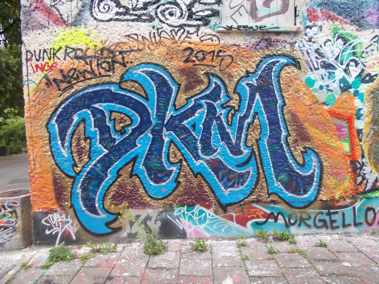 Graffiti Wall in Berlin - Photo by Hauswart1120 - DKM, NEWTON, NUTON (2015)