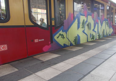Graffiti Train in Berlin - Photo by Hauswart1120 - KBUM (2015)