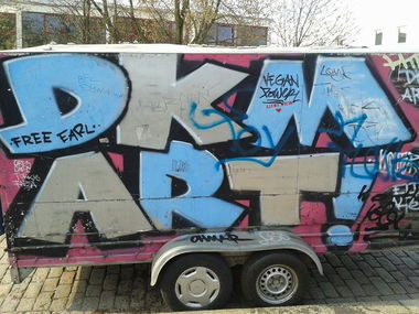 Graffiti Bombing - Photo by Hauswart1120 - DKM, ART