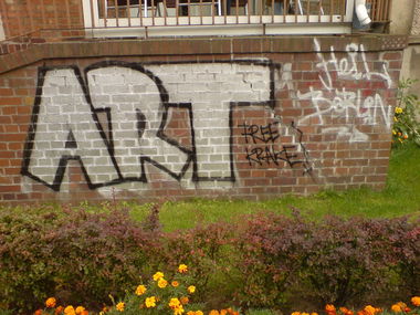 Graffiti Bombing - Photo by Hauswart1120 - ART, FREE, KRAKE