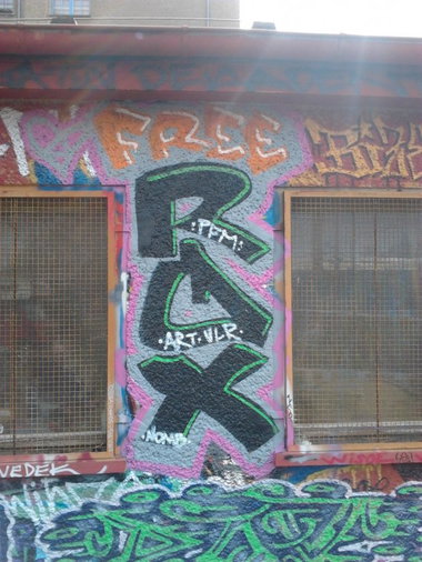 Graffiti Wall - Photo by Hauswart1120 - FREE, ROX, ROX (2015)