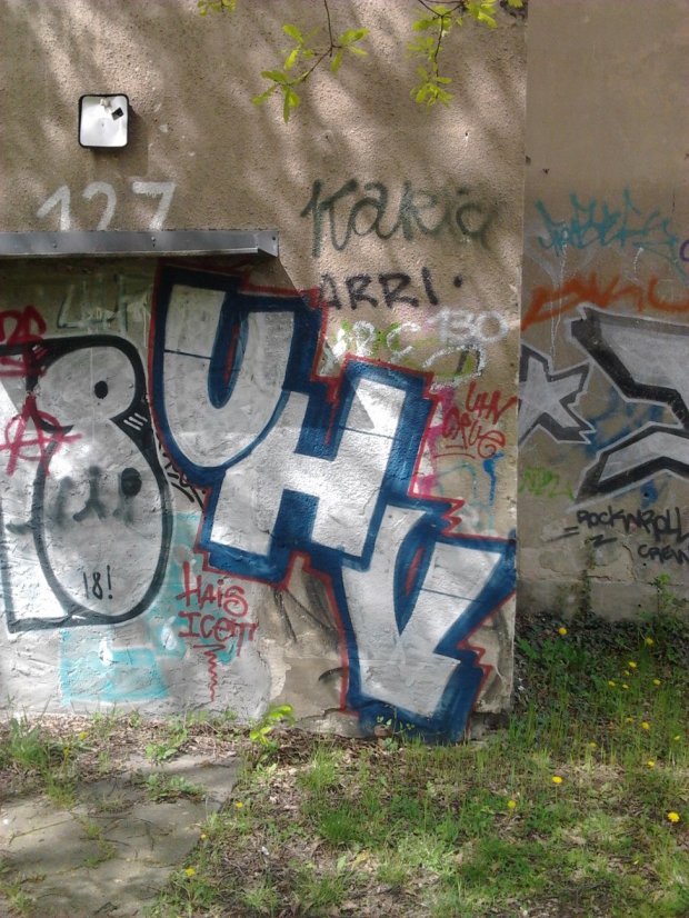 Graffiti Bombing in Berlin - Photo by Hauswart1120 - UHV (2015)