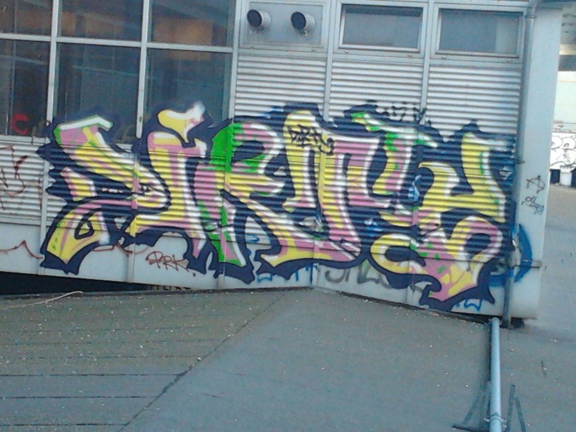 Graffiti Bombing - Photo by Hauswart1120 - DIRTY (2015)