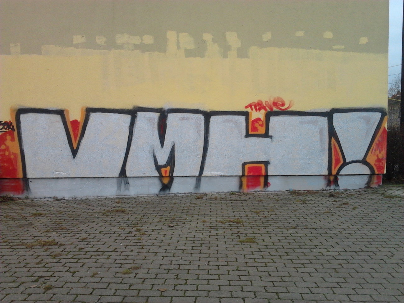 Graffiti in Berlin - Photo by Hauswart1120 - VMH, TRAVE (2014)