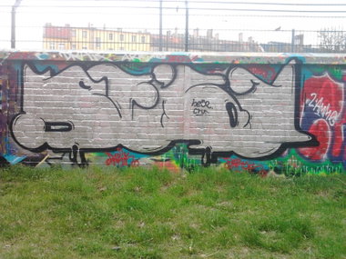 Graffiti Wall in Berlin - Photo by Hauswart1120 - BE52, B52 (2014)