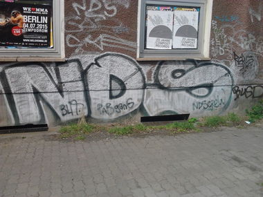 Graffiti Bombing in Berlin - Photo by Hauswart1120 - NDS