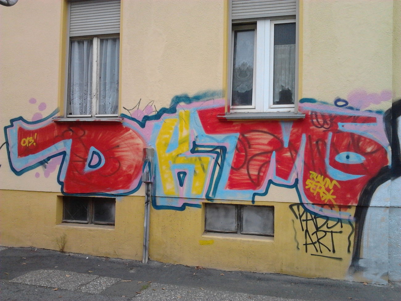 Graffiti Bombing in Berlin - Photo by Hauswart1120 - DKM, RAUM, SEPAK (2013)
