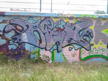 Graffiti Wall in Berlin - Photo by Hauswart1120 - BE52, B52 (2014)