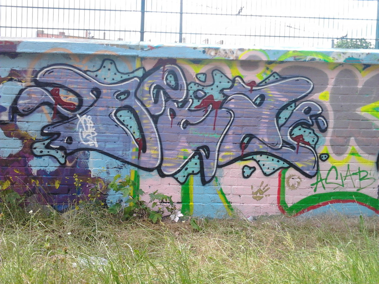Graffiti Wall in Berlin - Photo by Hauswart1120 - BE52, B52 (2014)