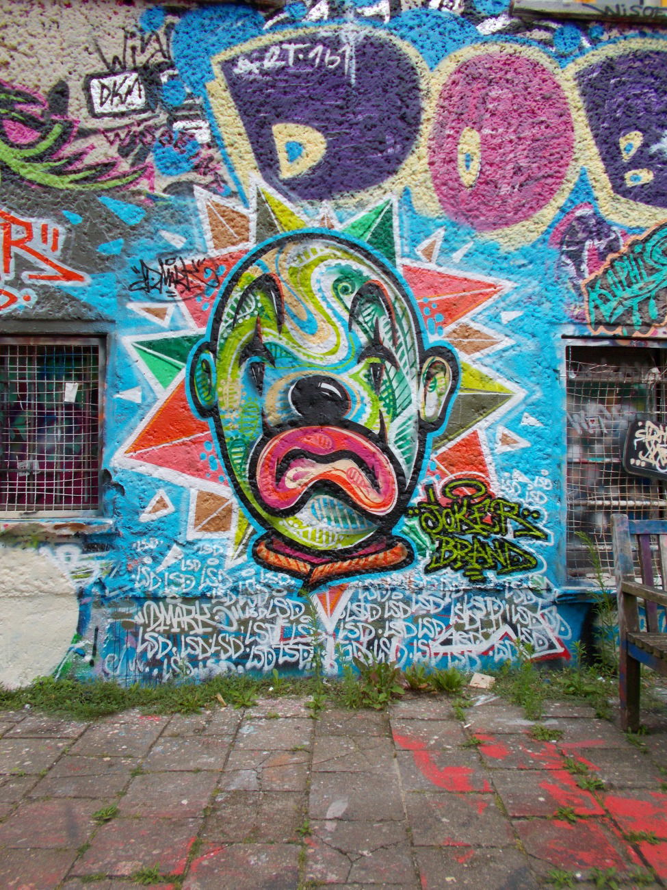 Graffiti Wall in Berlin - Photo by Hauswart1120 - DMARK, JOKER, DFG (2015)