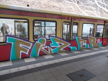 Graffiti Train in Berlin - Photo by Hauswart1120 - FIZER, NHS, TLS (2015)