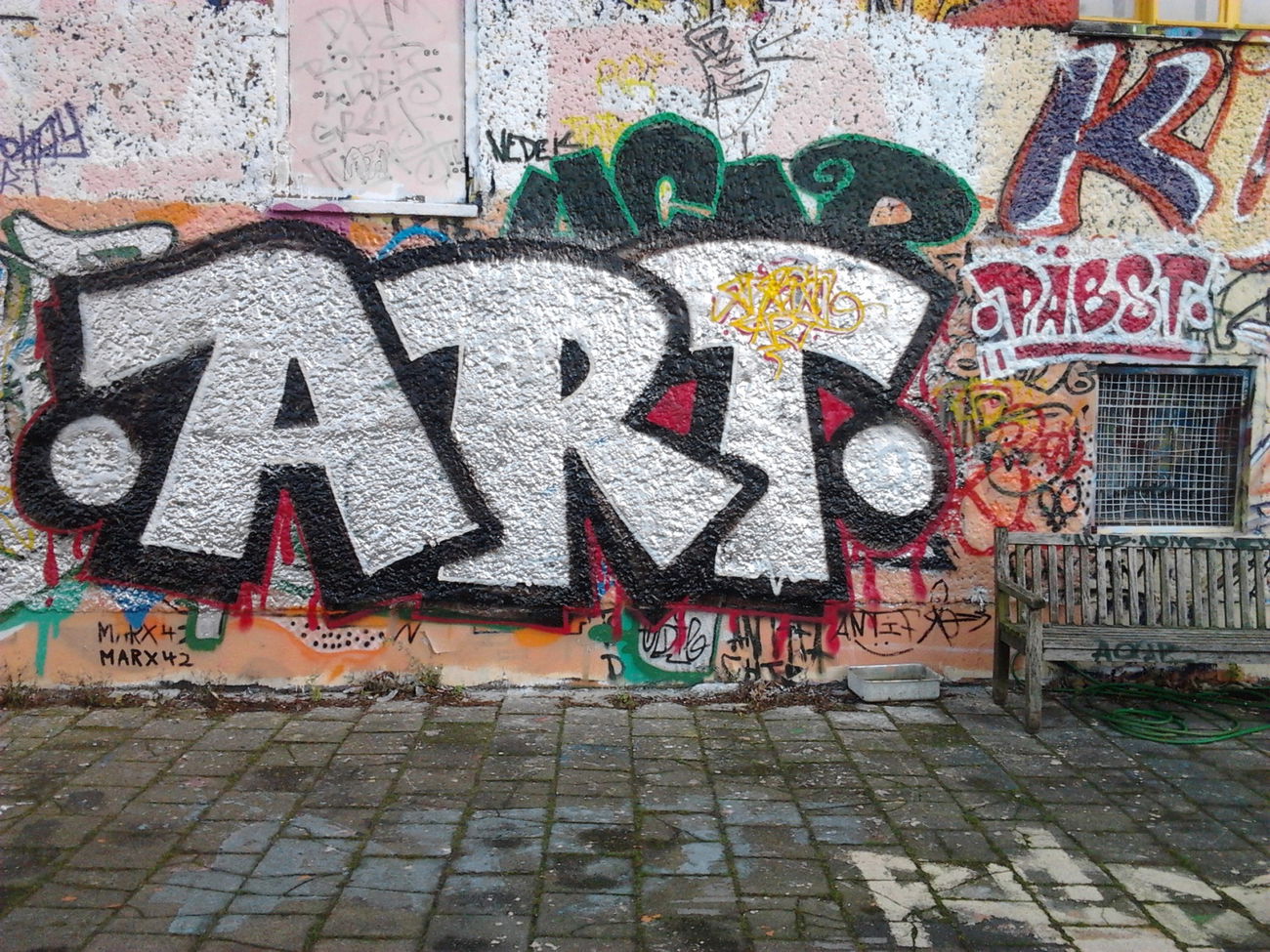 Graffiti Bombing in Berlin - Photo by Hauswart1120 - ART, PABST (2014)