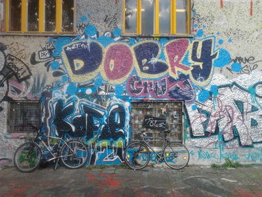 Graffiti Wall in Berlin - Photo by Hauswart1120 - DOBRY, CHUJ, CHUY (2015)