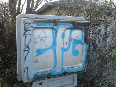 Graffiti Bombing in Berlin - Photo by Hauswart1120 - CPG, UPS