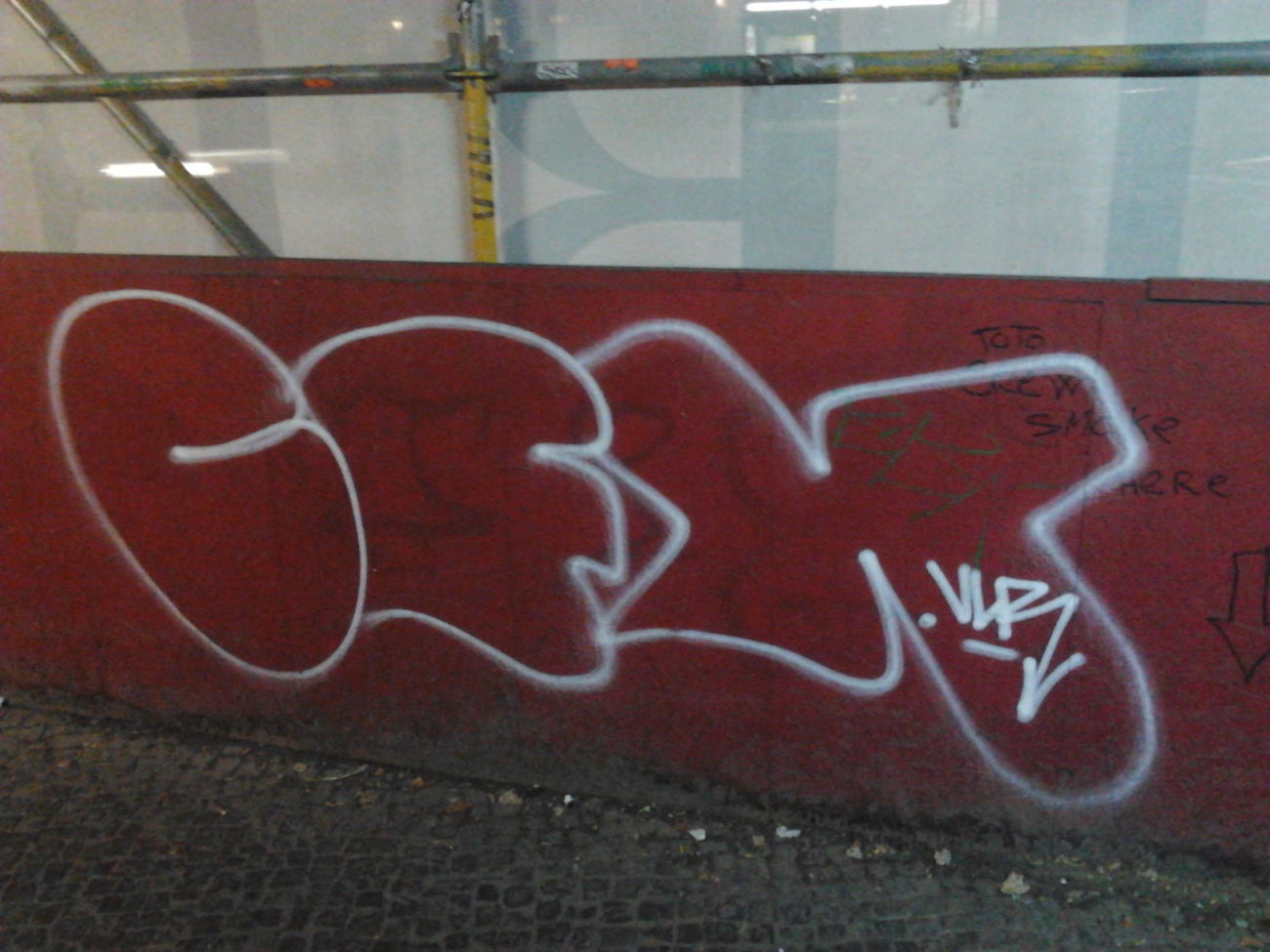 Graffiti Wall in Berlin - Photo by Hauswart1120 - CFX, VLR (2015)