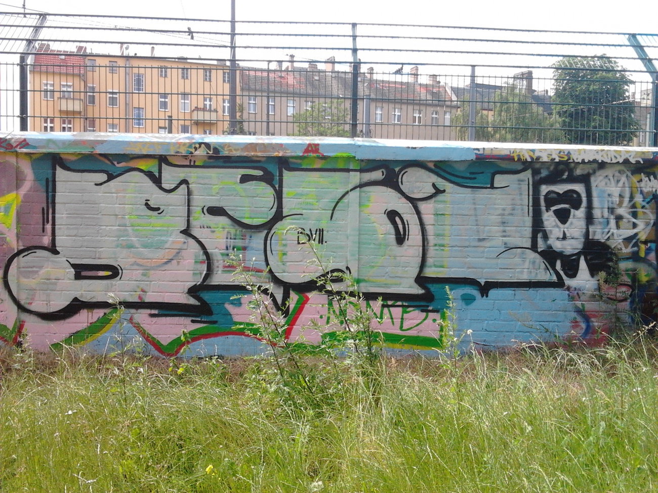 Graffiti Wall in Berlin - Photo by Hauswart1120 - BE52, B52 (2014)
