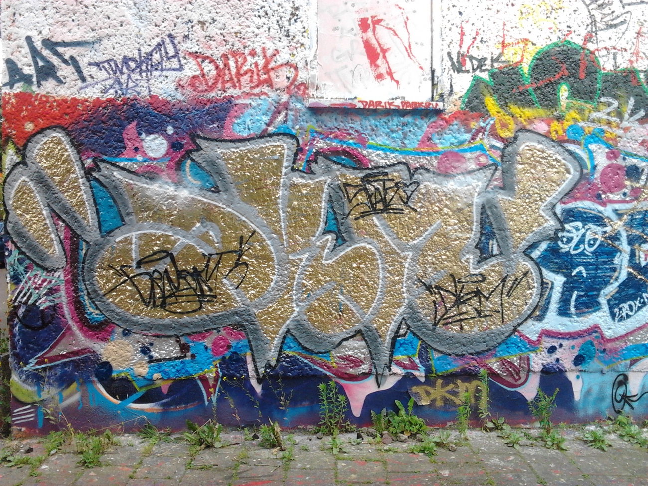 Graffiti Wall in Berlin - Photo by Hauswart1120 - DKM, GREY, GRAY (2014)