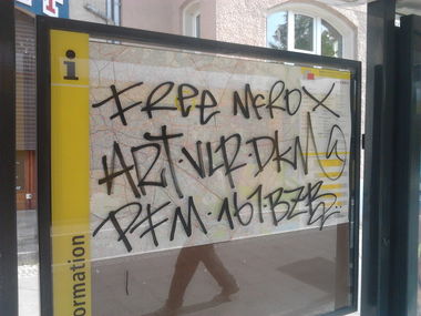 Graffiti Street Art in Berlin - Photo by Hauswart1120 - FREE, MC, ROX (2015)