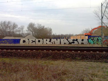 Graffiti Bombing - Photo by HavanaClub - Deor, Nash