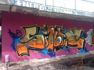 Graffiti Wall - Photo by HavanaClub - Simple, Single, AR (2014)