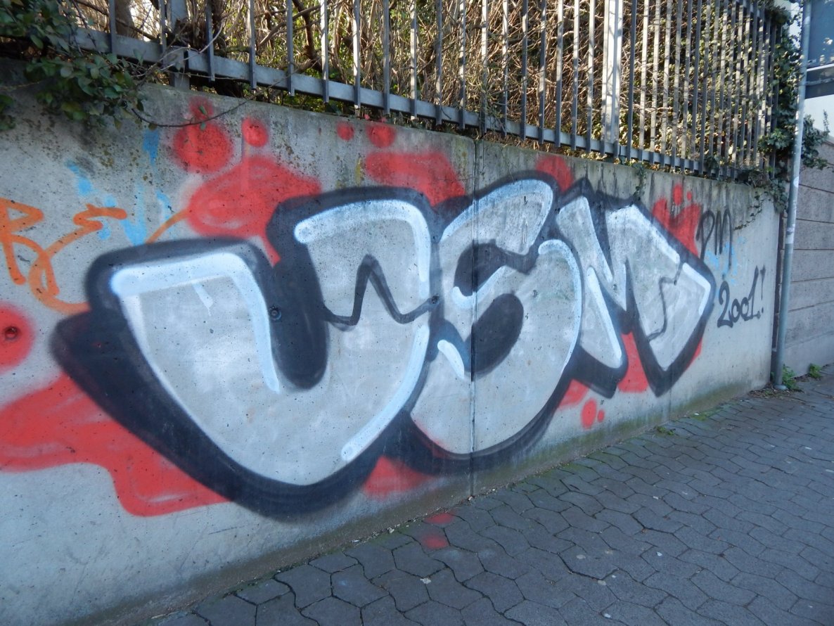 Graffiti Bombing - Photo by HavanaClub - usm, mainz