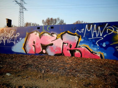 Graffiti Wall - Photo by HavanaClub - asr, teik, spur