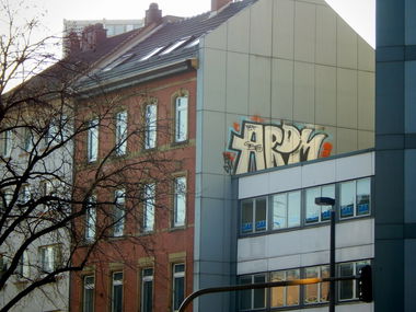 Graffiti Bombing - Photo by HavanaClub - ar, dm, rooftop