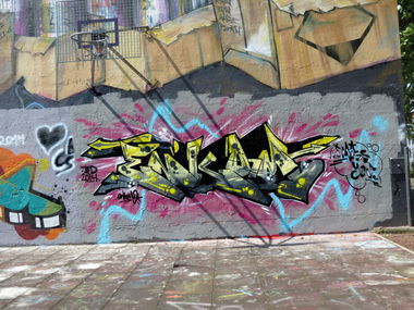 Graffiti Wall - Photo by Heisenberg - encom, tfd (2014)