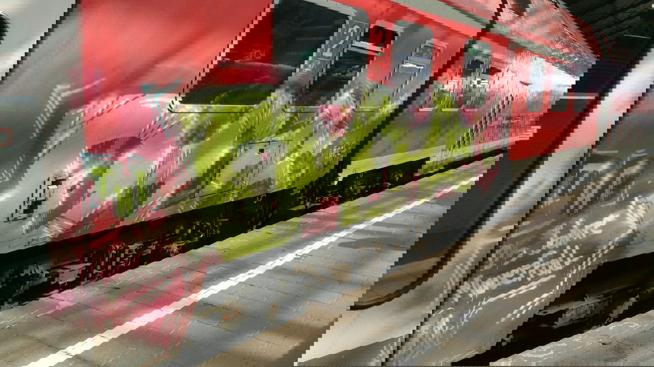 Graffiti Train in Halle - Photo by Held - DDR, Cru, Halle/Saale