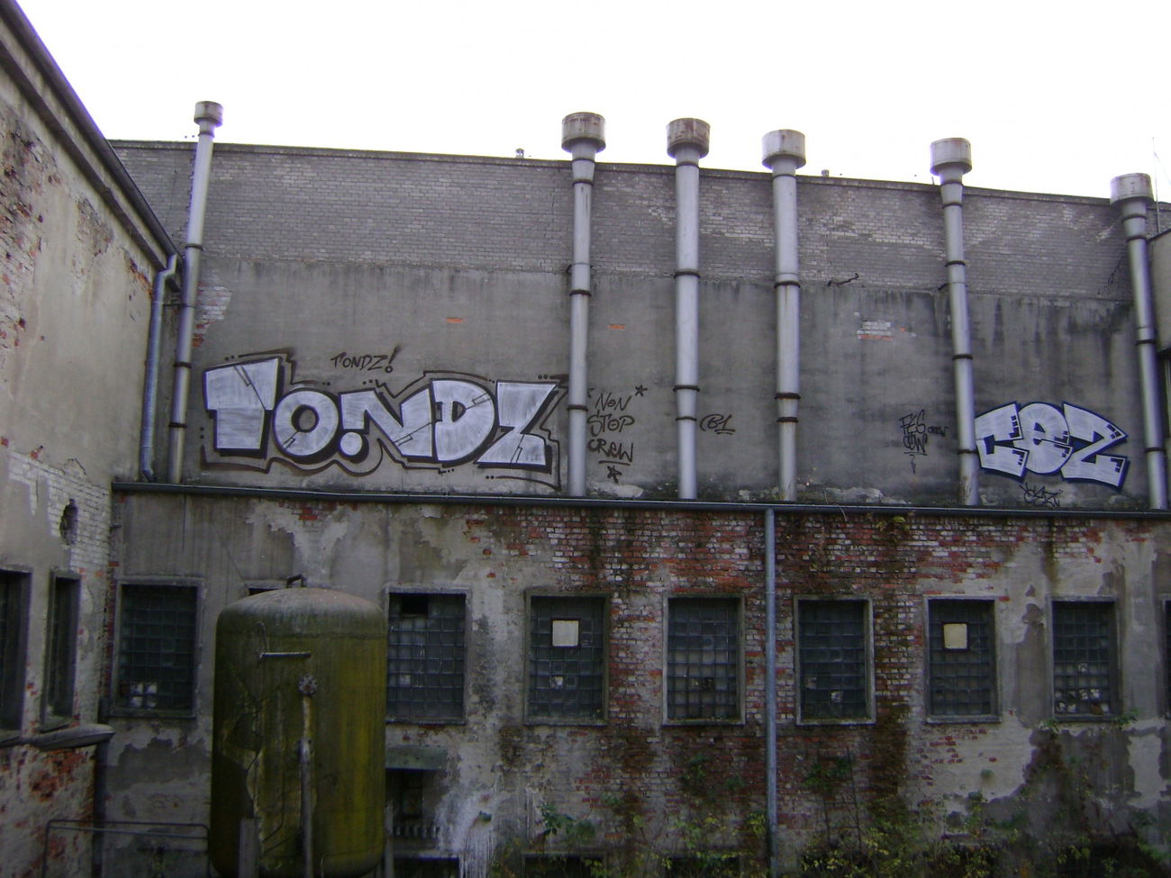 Graffiti Bombing - Photo by HellB