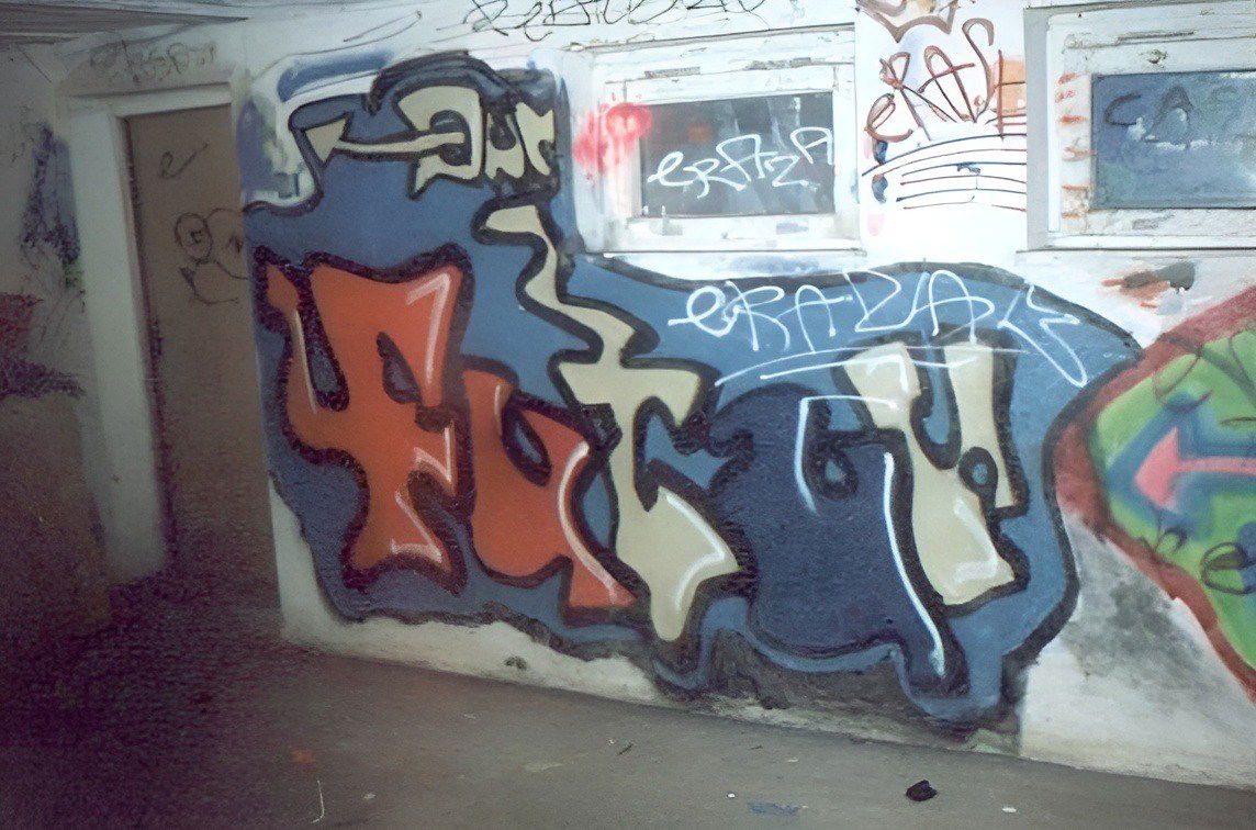 Graffiti in Большая Внуковская 2 - Photo by Henryyy - Ffutur (1998)