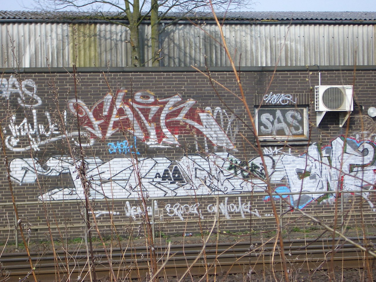 Graffiti Bombing - Photo by Herford - Fair, Klan, DVM