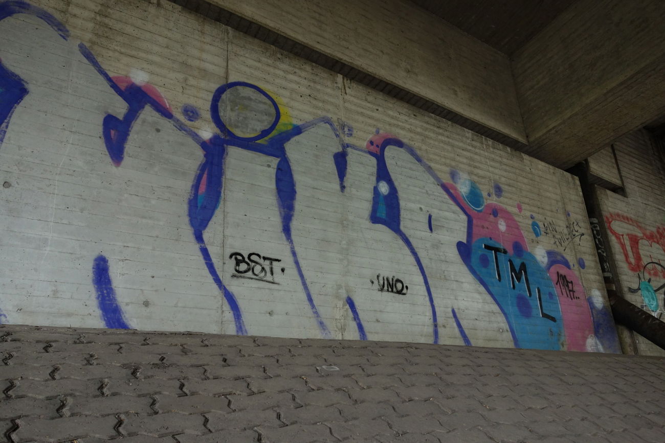 Graffiti Bombing - Photo by Herford - Nika, TML, A30 (1997)