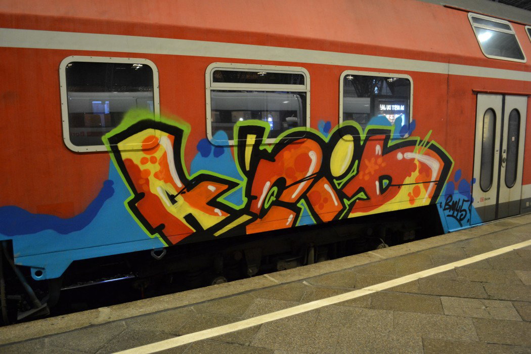 Graffiti Train in Leipzig - Photo by HerrAermel - Acid
