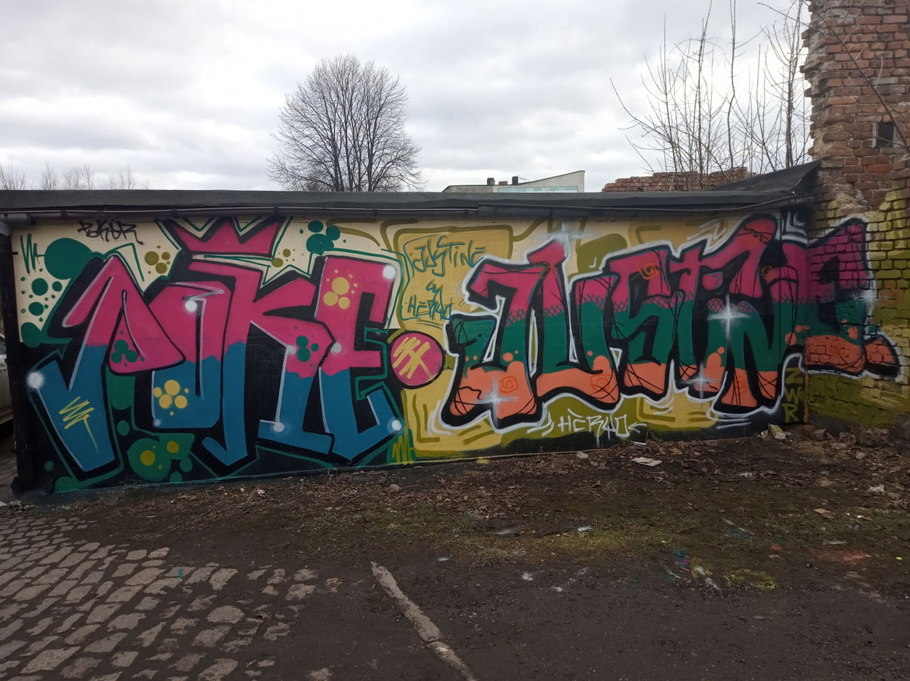 Graffiti Wall - Photo by Heryo88 - Poker, &, Heryo (2020)