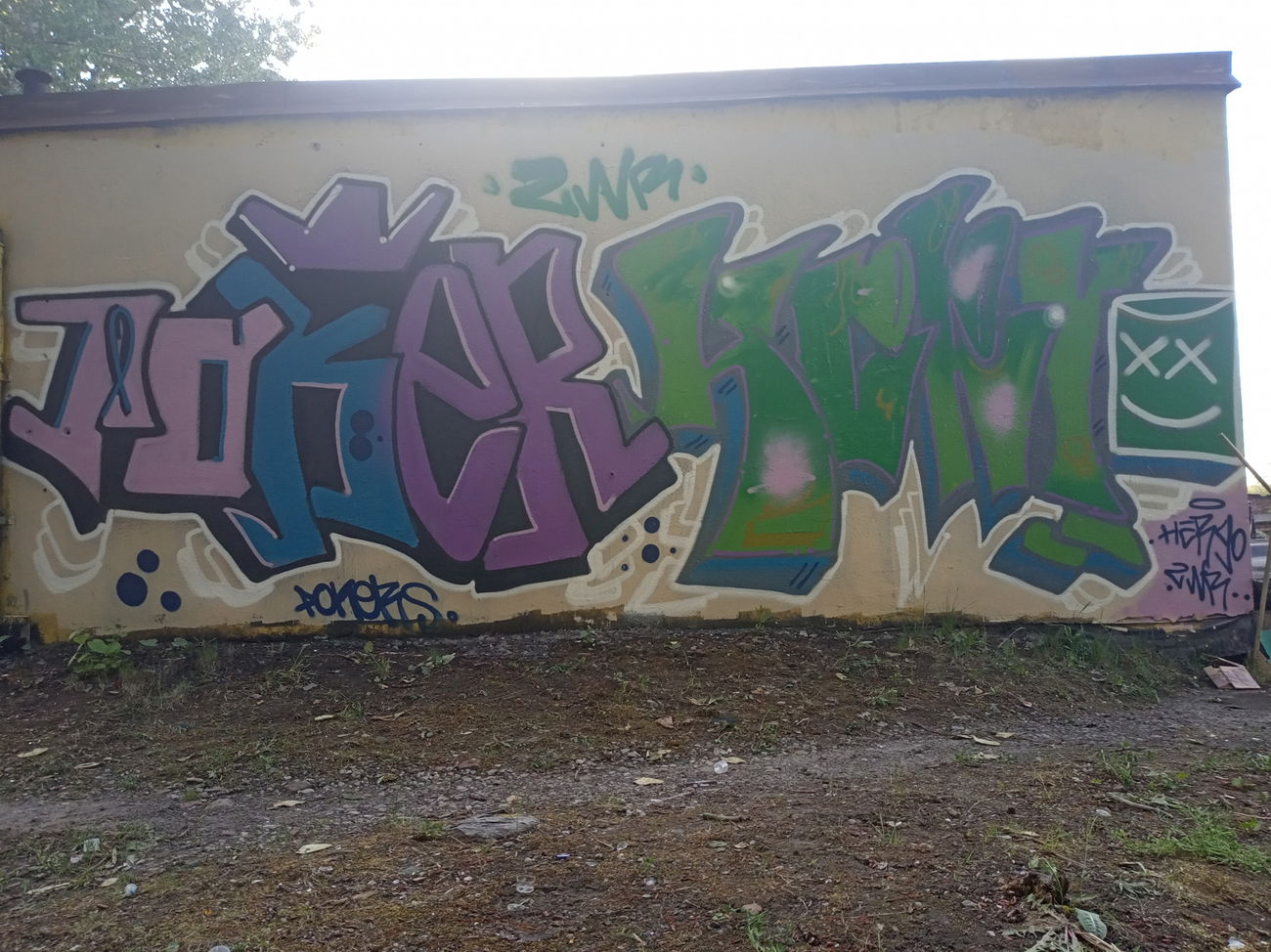 Graffiti Wall - Photo by Heryo88 - Poker, &, Heryo (2020)