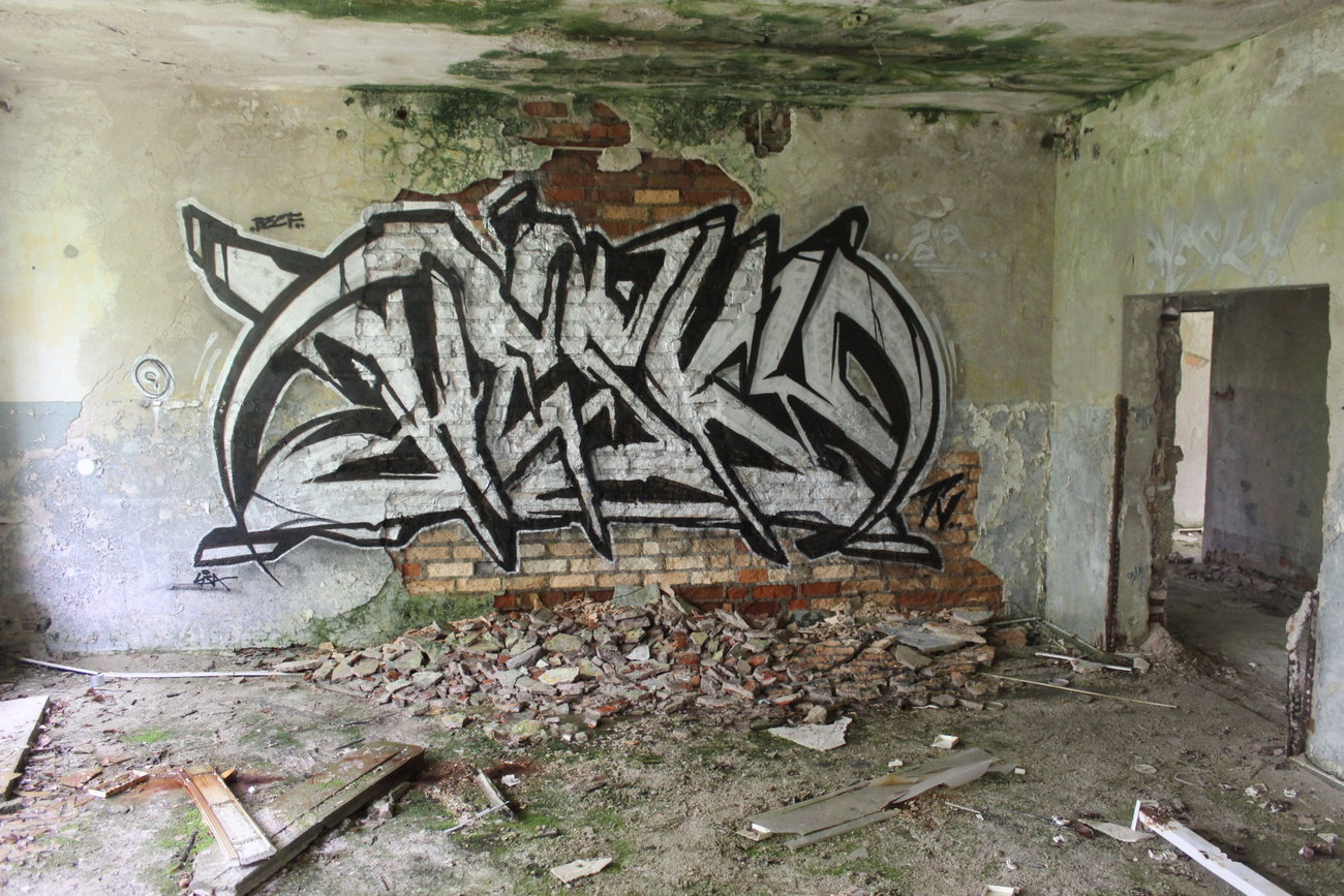 Graffiti Wall - Photo by Hesky