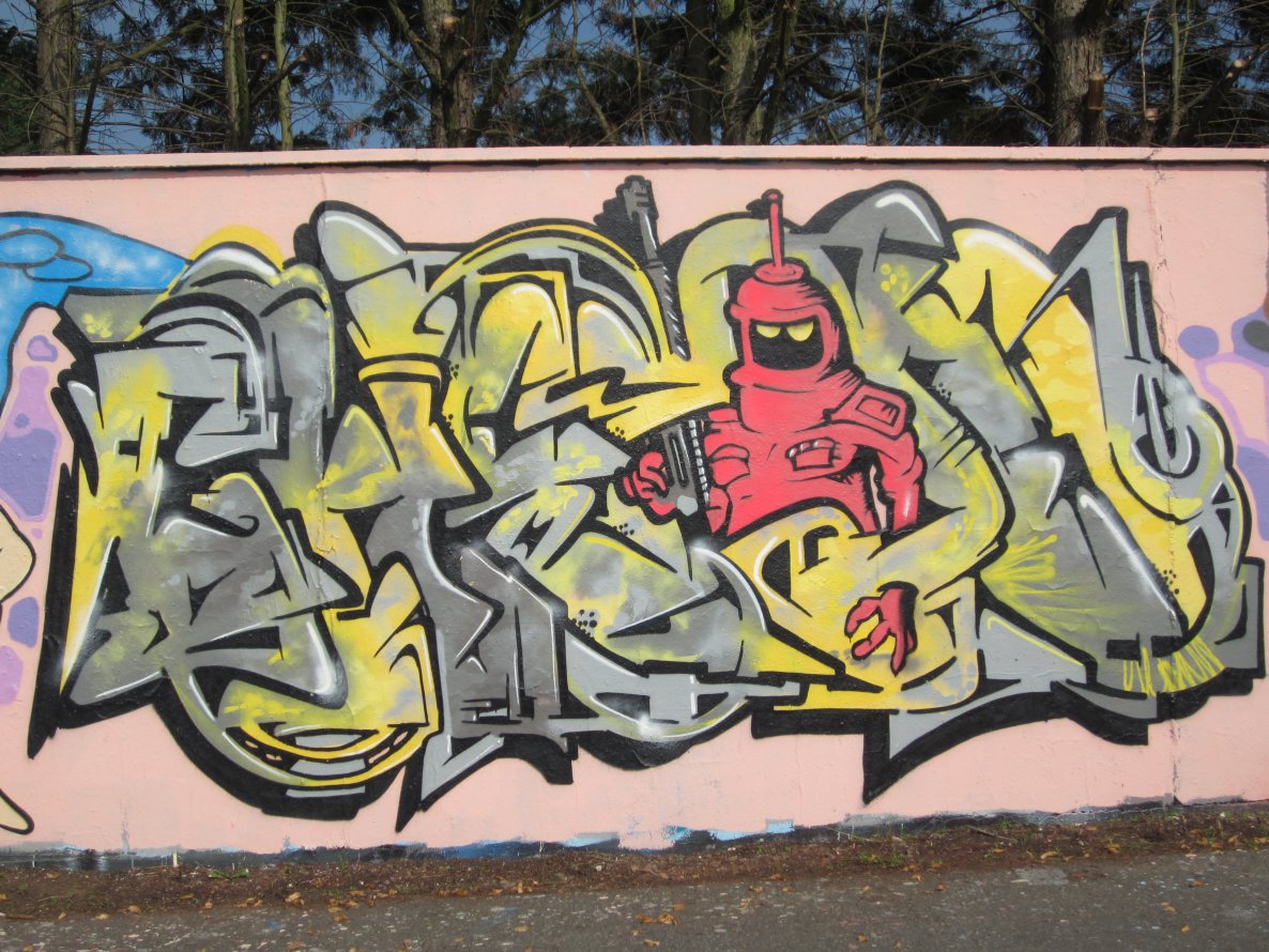 Graffiti Wall - Photo by Heureka - check, wizards