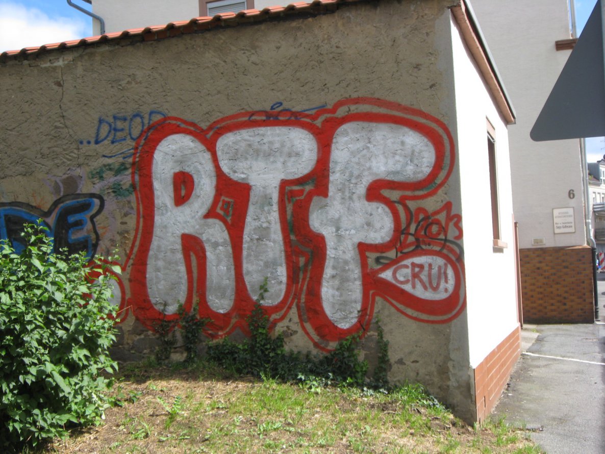 Graffiti Bombing - Photo by Heureka - rtf, deor