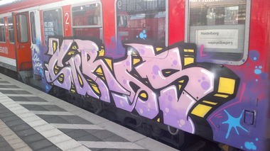 Graffiti Train - Photo by Heureka - güros, eyman, shizo (2014)