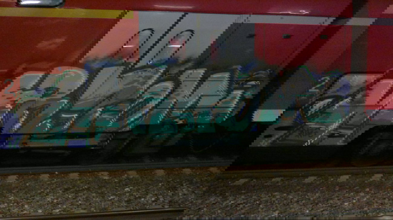 Graffiti Train - Photo by Heureka - mr., tom, mrtom (2014)