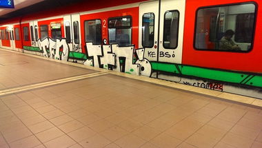 Graffiti Train - Photo by Heureka - tfn, kebs, veto (2013)