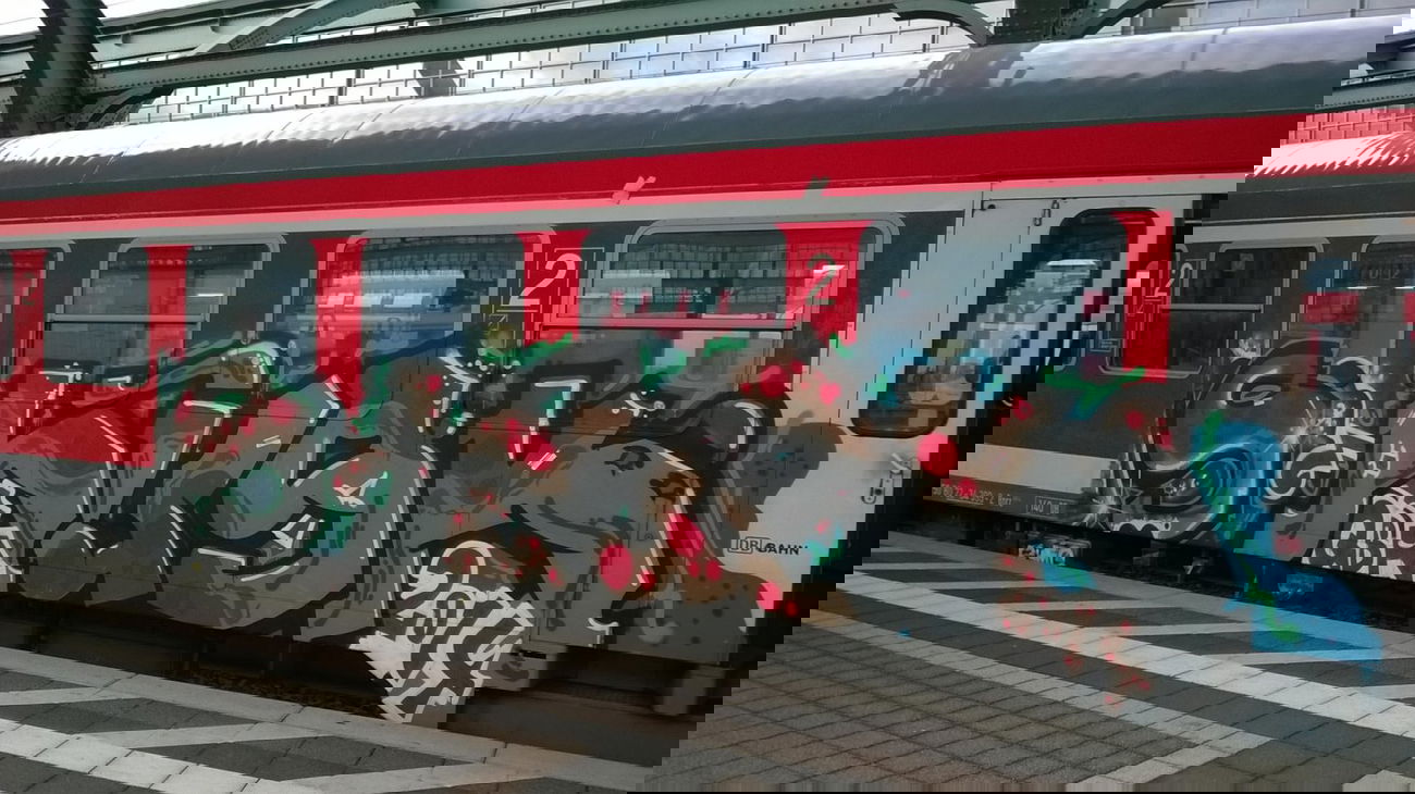 Graffiti Train - Photo by Heureka - husk, qba (2014)