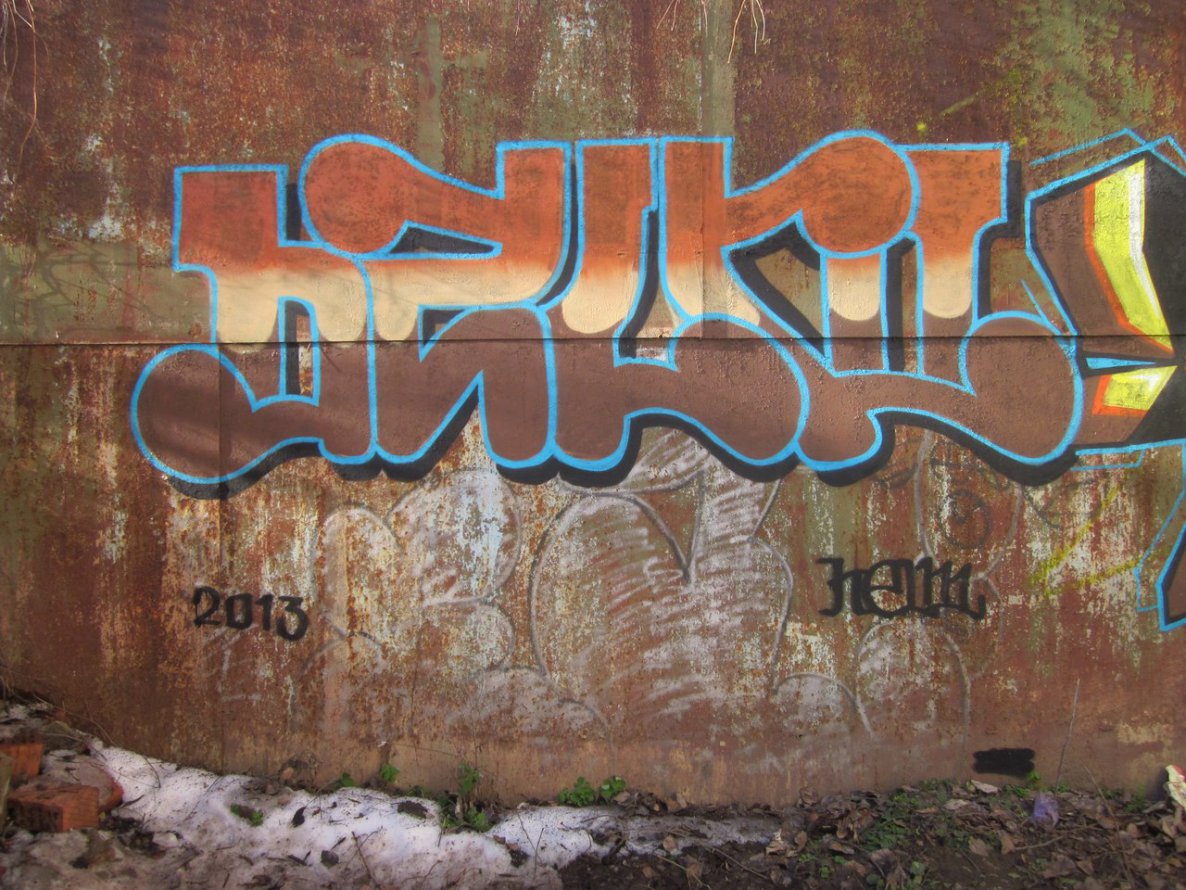 Graffiti Bombing - Photo by HheLM